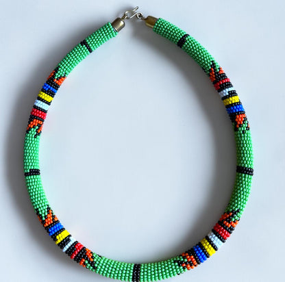 Collier Massaï Africain Authentique Perlé – Bijoux Tribaux Multicolores Faits à la Main pour Femmes