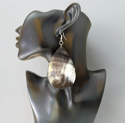 Boucles d'oreilles pendantes faites main en corne de buffle – Boucles d'oreilles ethniques naturelles