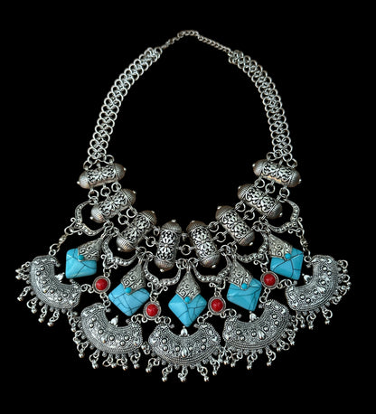 Collier plastron ethnique bohème – Pendentif tribal antique or et argent