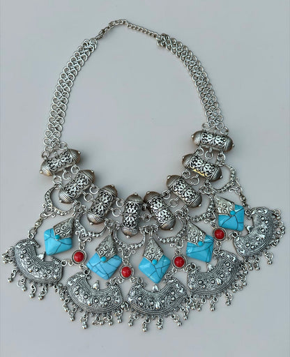 Collier plastron ethnique bohème – Pendentif tribal antique or et argent