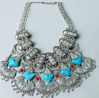 Collier plastron ethnique bohème – Pendentif tribal antique or et argent