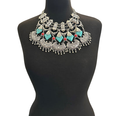 Collier plastron ethnique bohème – Pendentif tribal antique or et argent