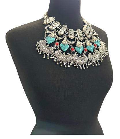 Collier plastron ethnique bohème – Pendentif tribal antique or et argent