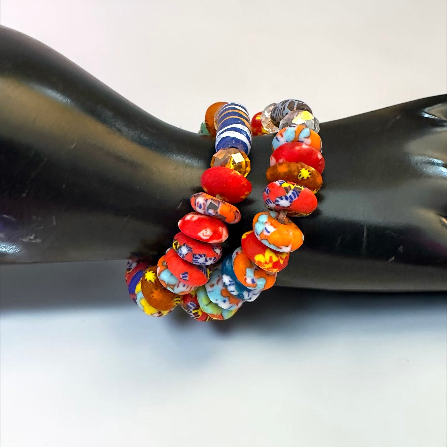 Bracelet ethnique authentique en perles Krobo multicolores et élastiques d'Afrique de l'Ouest Fatisha Boutique