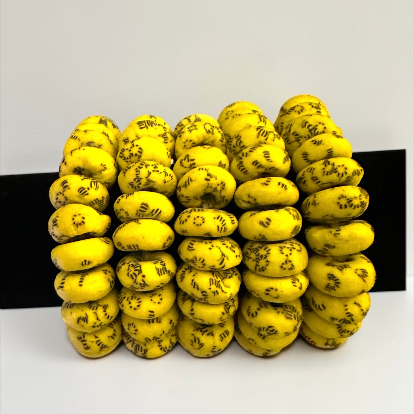 Krobo Bead Stretch Bracelet – Ghana Glass, Yellow with Painted Focal Bead - Fatisha Boutique Fatisha Boutique