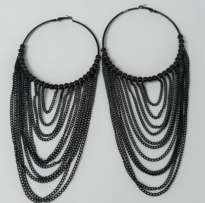 Boucles d'oreilles créoles surdimensionnées à longue chaîne et perles