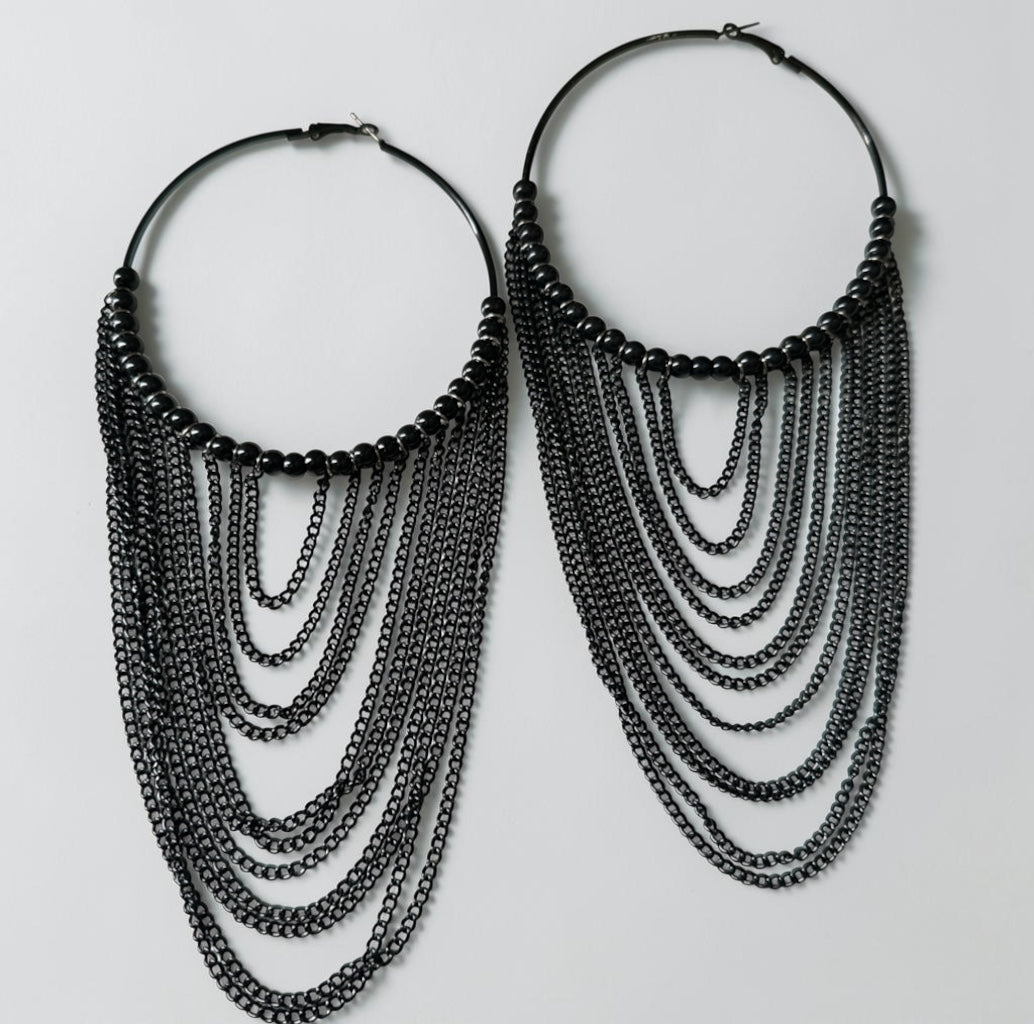 Boucles d'oreilles créoles surdimensionnées à longue chaîne et perles