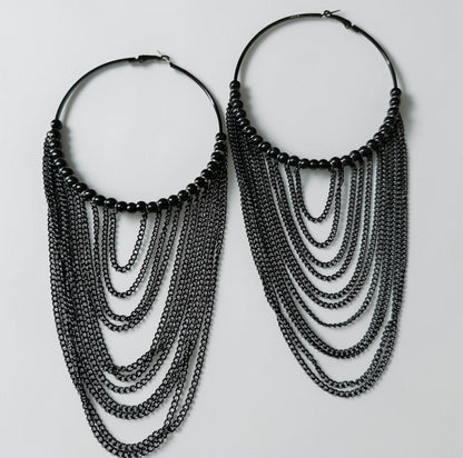 Boucles d'oreilles créoles surdimensionnées à longue chaîne et perles
