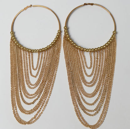 Boucles d'oreilles créoles surdimensionnées à longue chaîne et perles