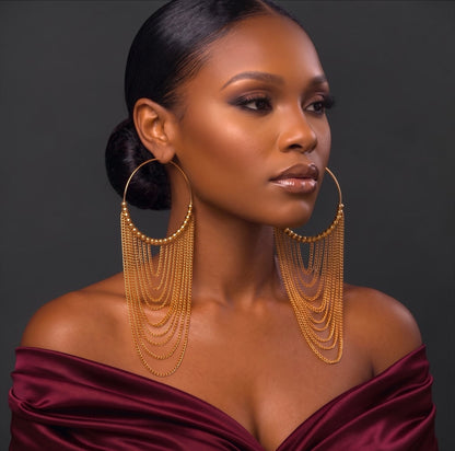 Boucles d'oreilles créoles surdimensionnées à longue chaîne et perles