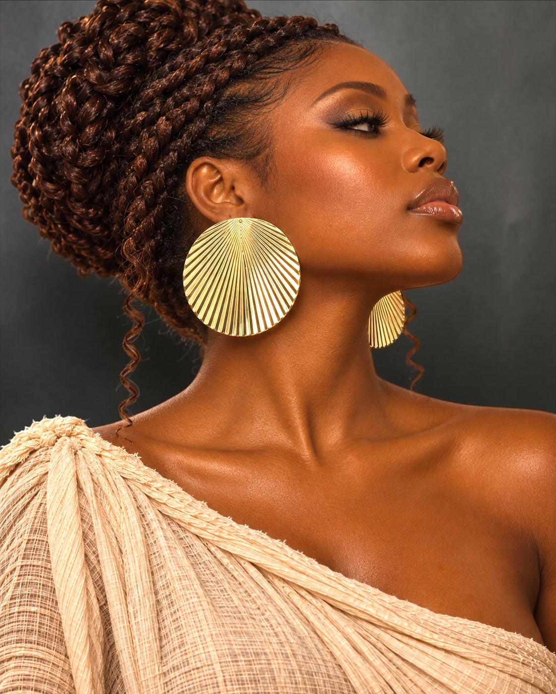 Boucles d'oreilles pendantes dorées plissées surdimensionnées – Bijou tendance texturé audacieux Fatisha Boutique