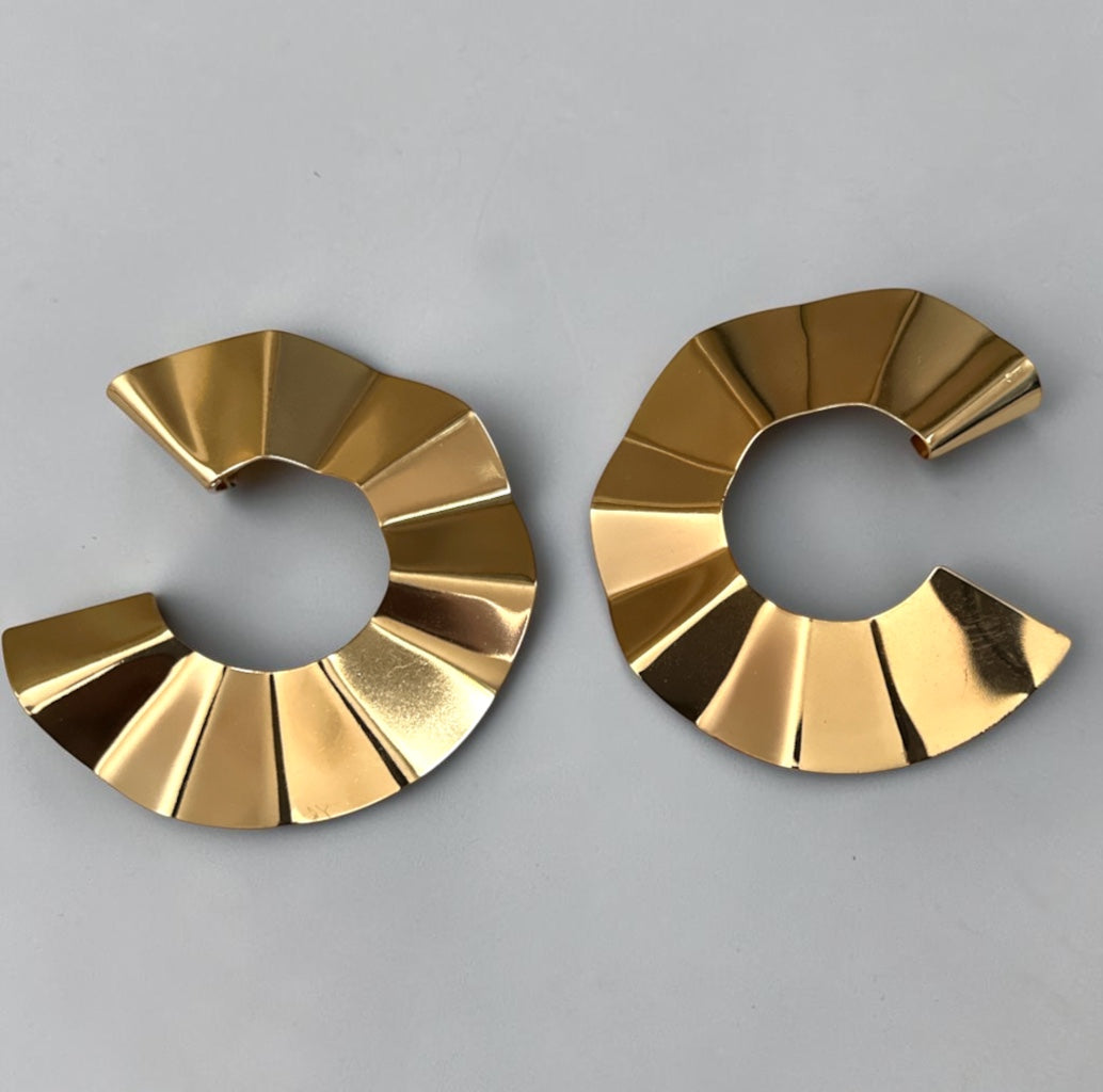 Sculptural Fan Statement Stud Earrings – Gold & Silver - Fatisha Boutique