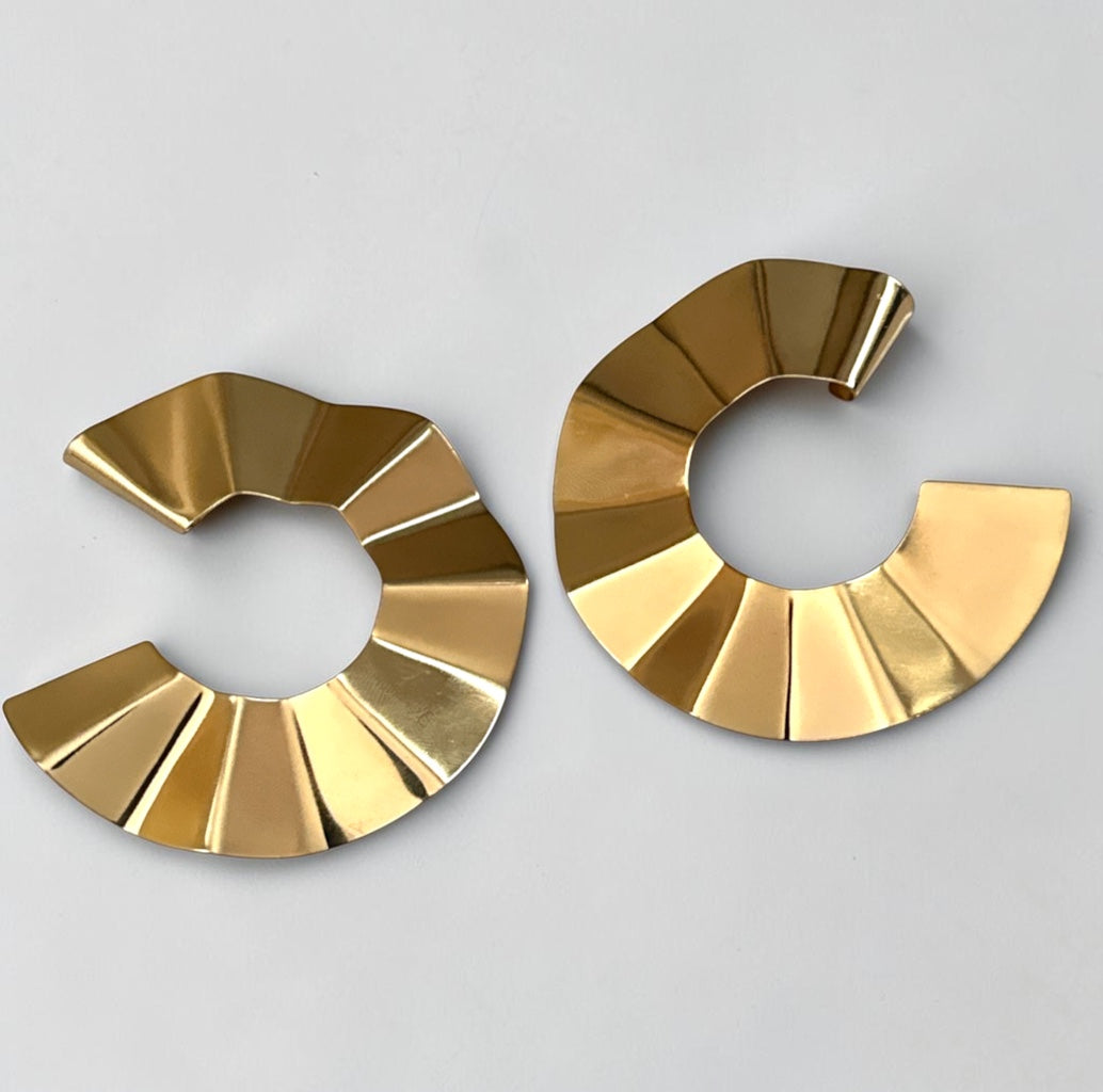 Sculptural Fan Statement Stud Earrings – Gold & Silver - Fatisha Boutique Fatisha Boutique