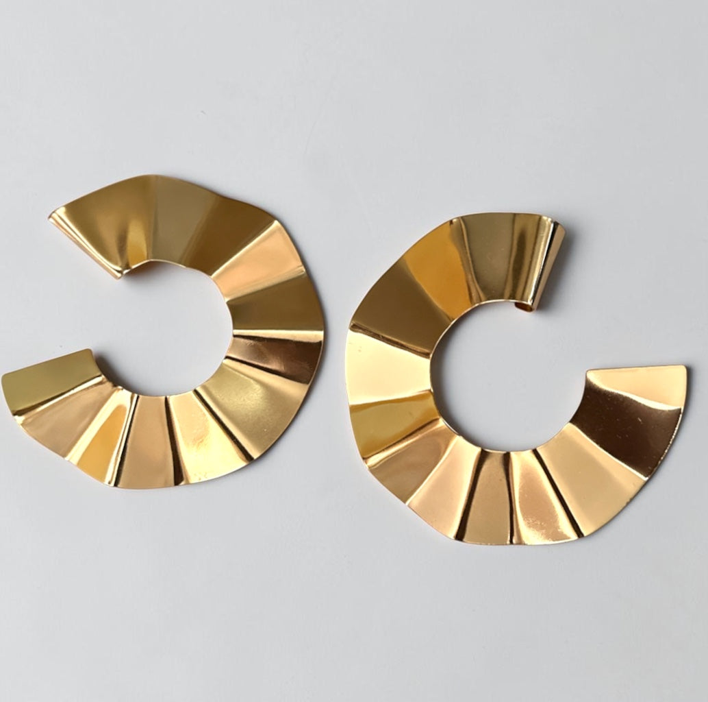 Sculptural Fan Statement Stud Earrings – Gold & Silver - Fatisha Boutique Fatisha Boutique