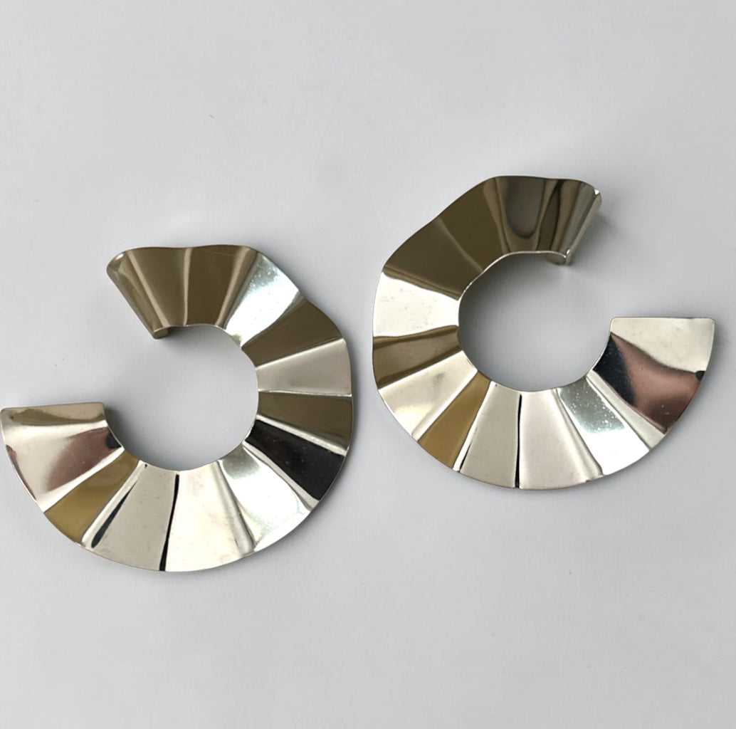 Sculptural Fan Statement Stud Earrings – Gold & Silver - Fatisha Boutique