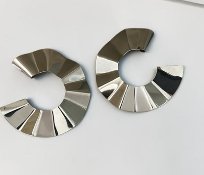 Sculptural Fan Statement Stud Earrings – Gold & Silver - Fatisha Boutique
