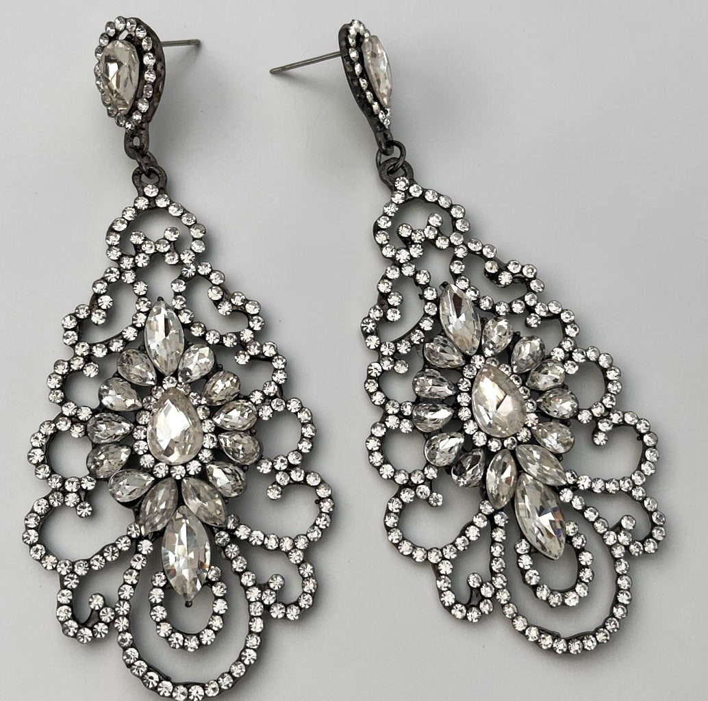 Elegant Rhinestone Chandelier Earrings – Vintage Teardrop Statement - Fatisha Boutique Fatisha Boutique