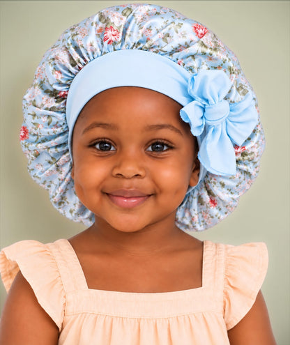 Bonnet en satin de soie avec nœud pour enfants | Bonnet de nuit floral pour filles – Protection capillaire pour cheveux bouclés et lisses