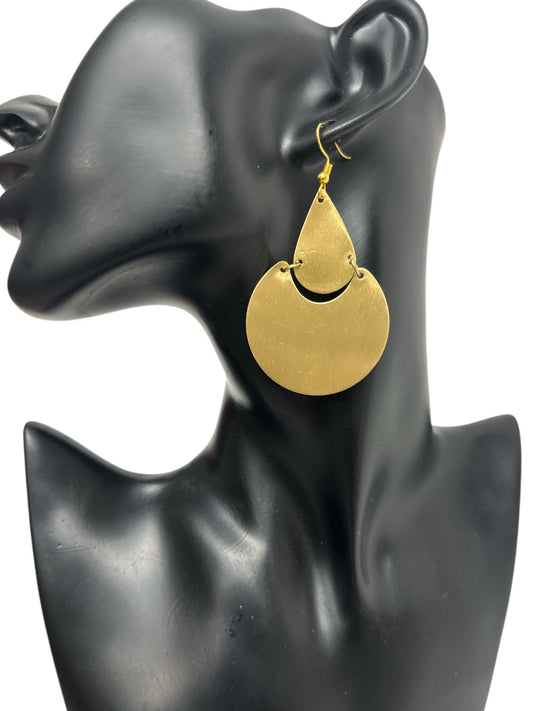 Elegant Brass Dangle Earrings – Modern Teardrop Design - Fatisha Boutique