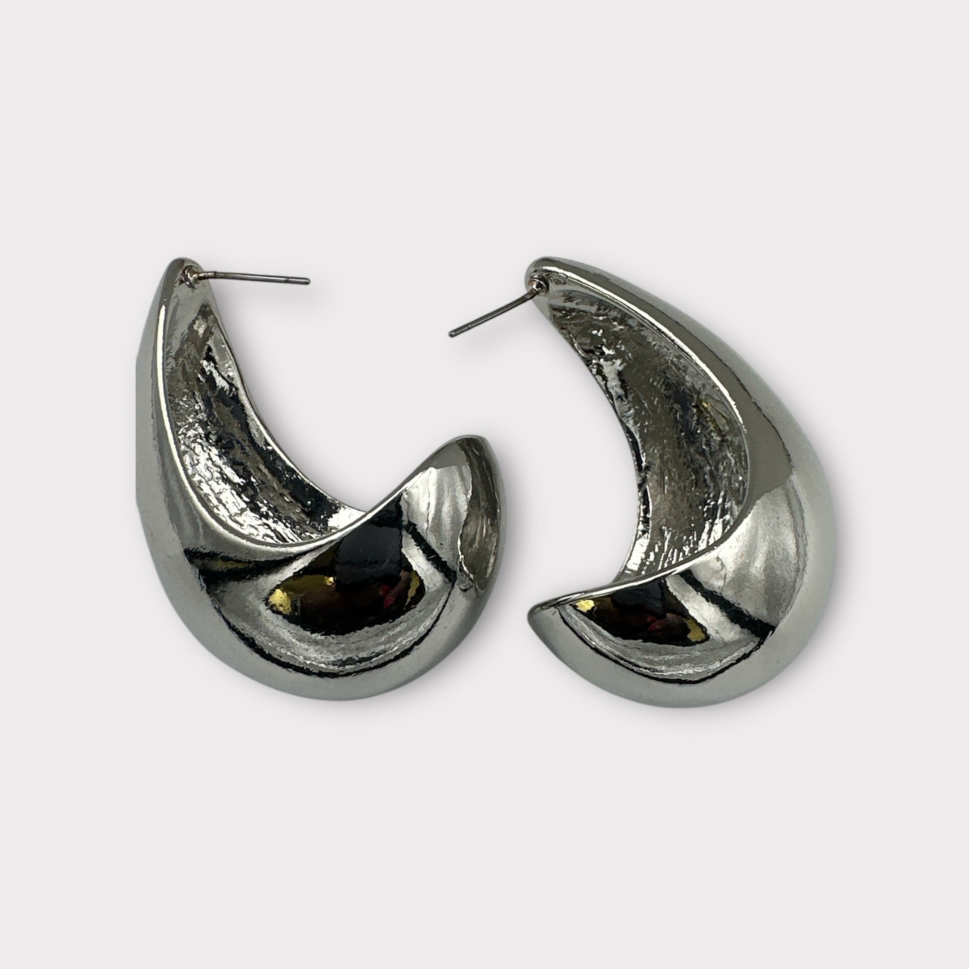 Elegant Droplet Stud Earrings – Modern Minimalist Statement Jewellery in Gold or Silver Finish - Fatisha Boutique