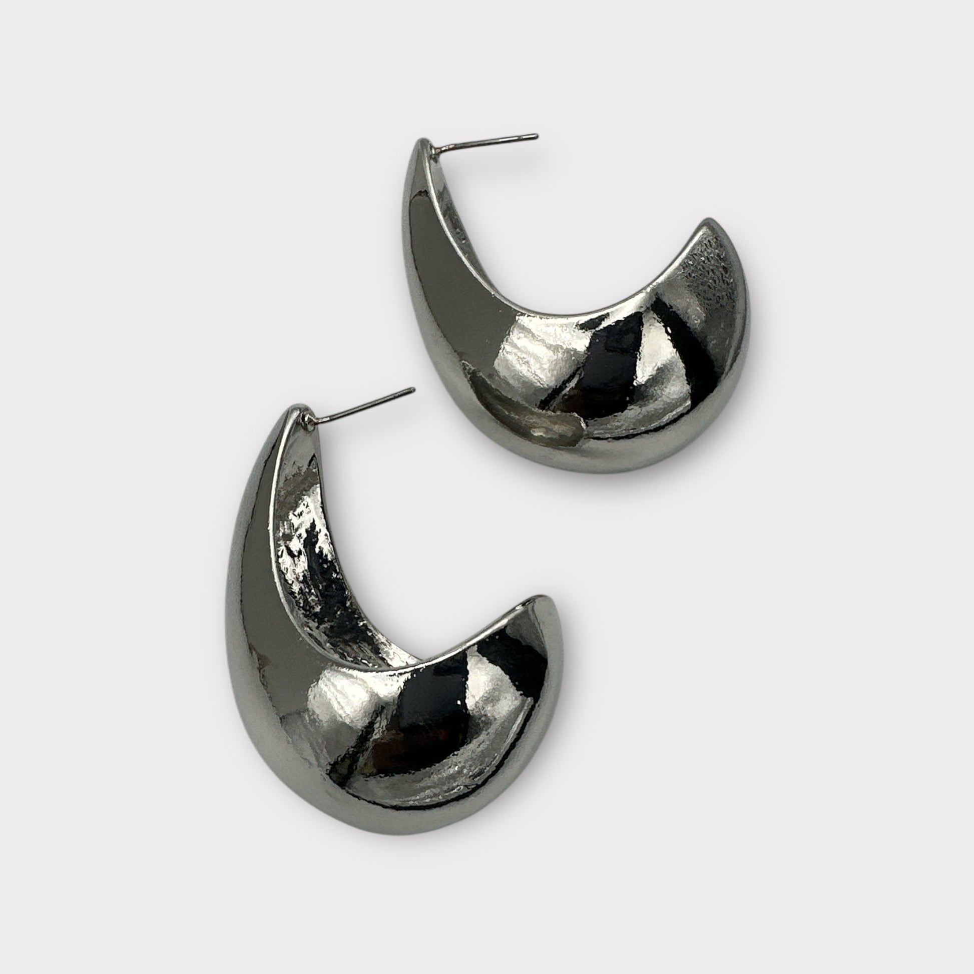Elegant Droplet Stud Earrings – Modern Minimalist Statement Jewellery in Gold or Silver Finish - Fatisha Boutique