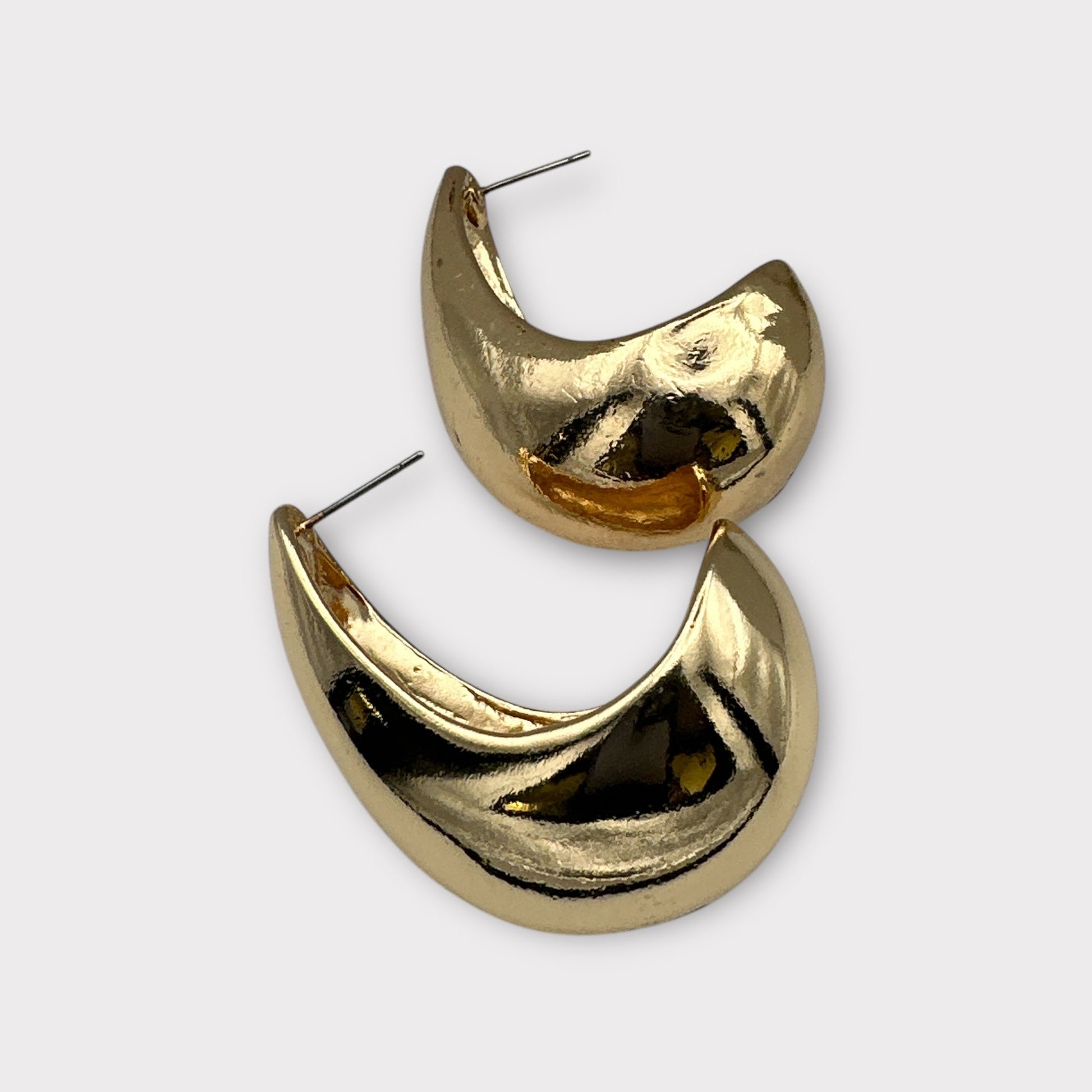 Elegant Droplet Stud Earrings – Modern Minimalist Statement Jewellery in Gold or Silver Finish - Fatisha Boutique