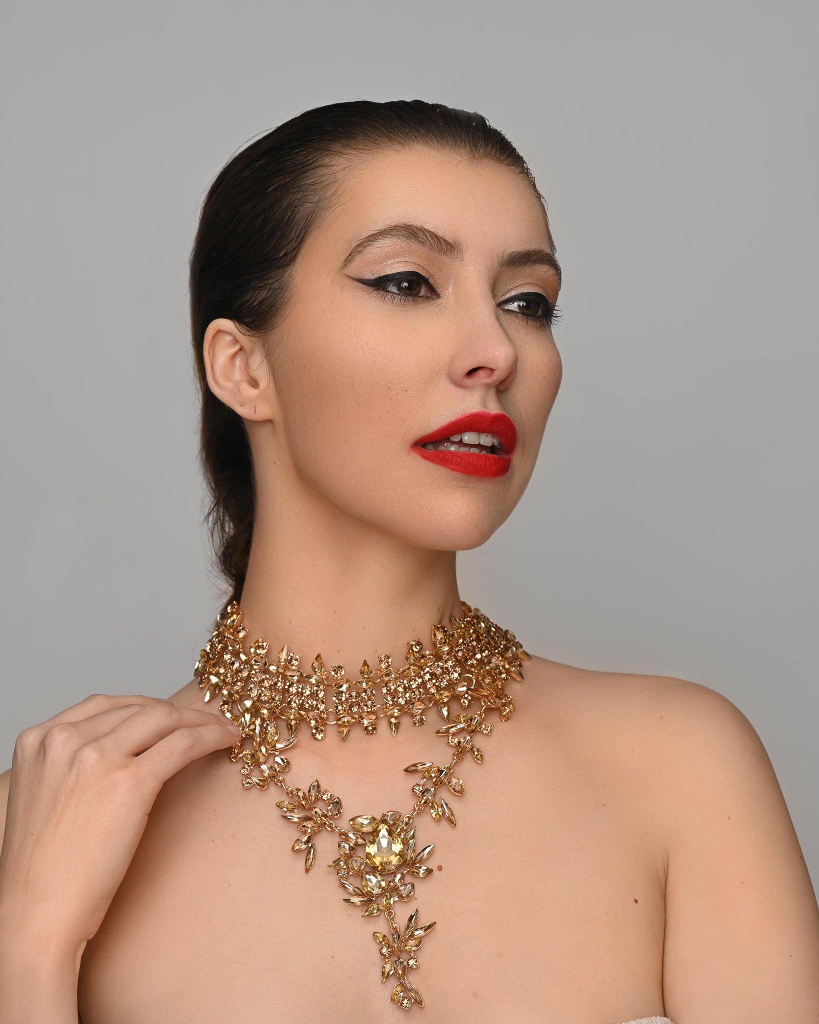 Elegant Gold Bohemian Rhinestone Choker Pendant Statement Necklace - Fatisha Boutique