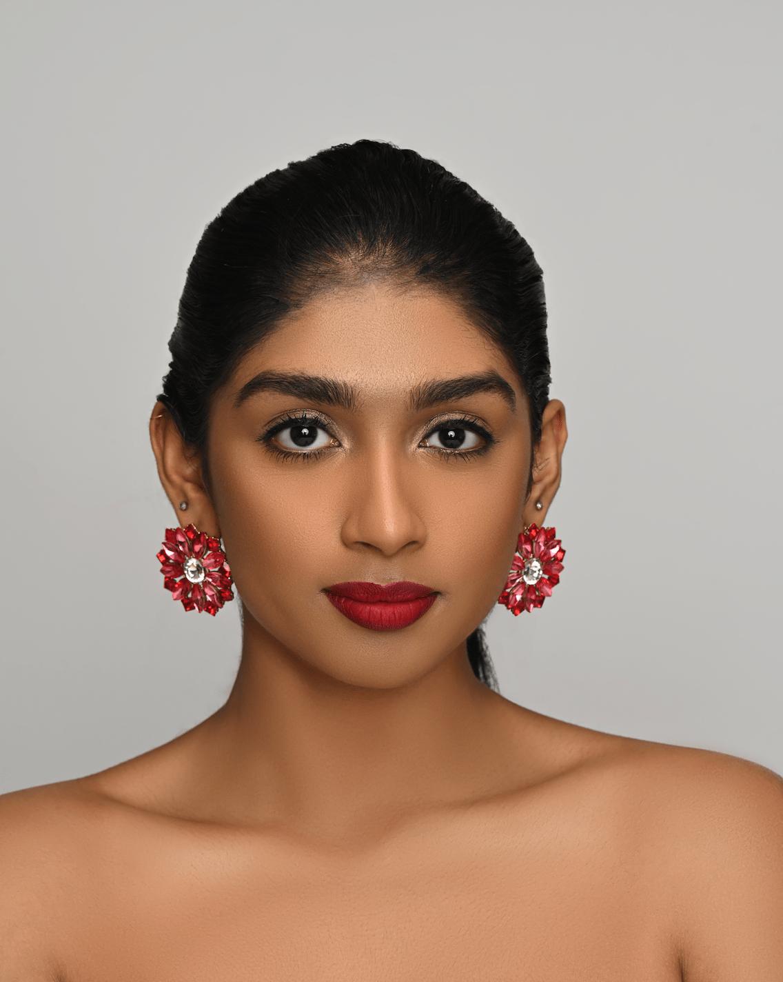 Elegant Rhinestones Flower Designed Statement Stud Earrings - Fatisha Boutique
