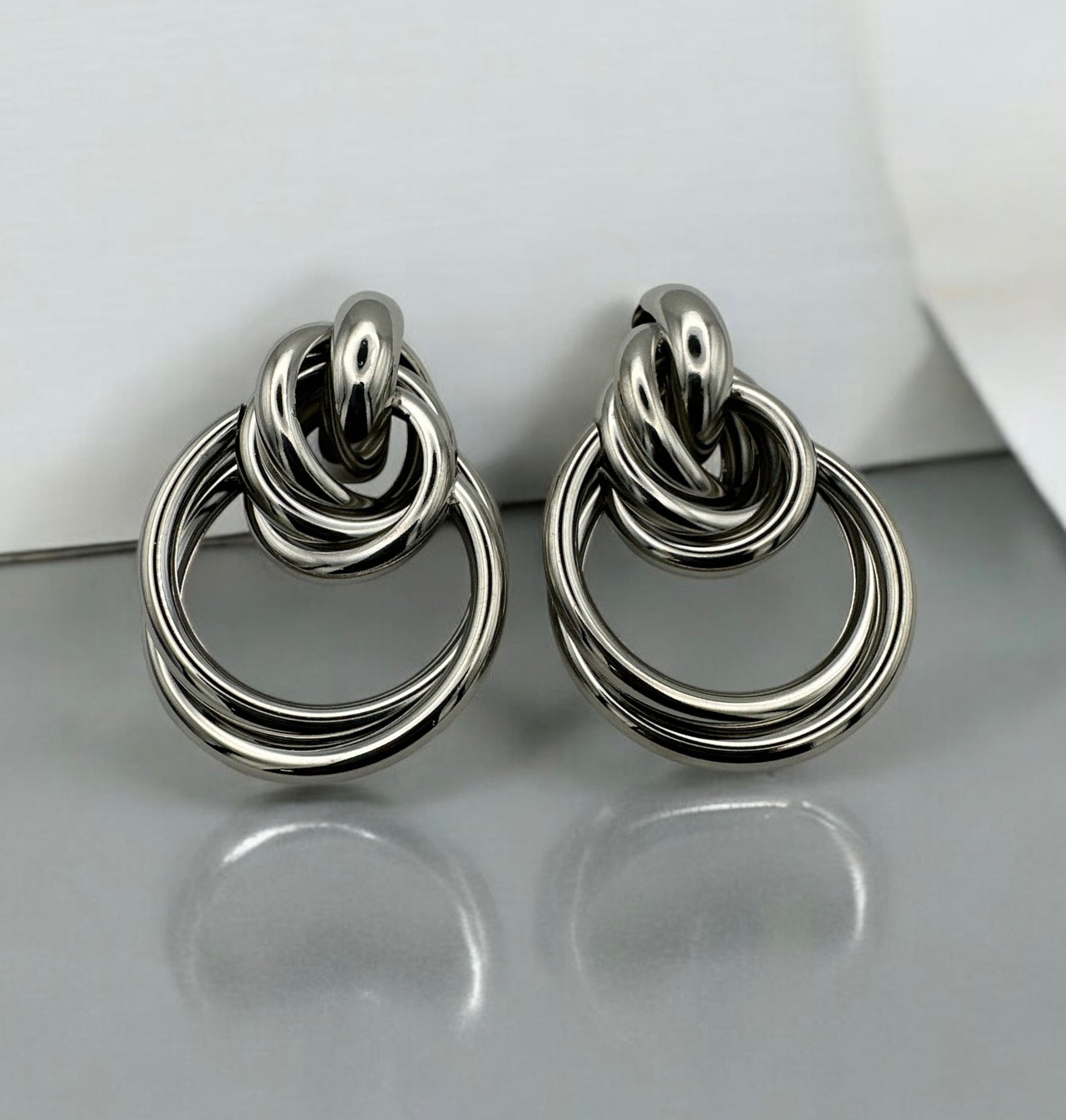 Elegant Stylish Linked Hoop Earrings - Fatisha Boutique