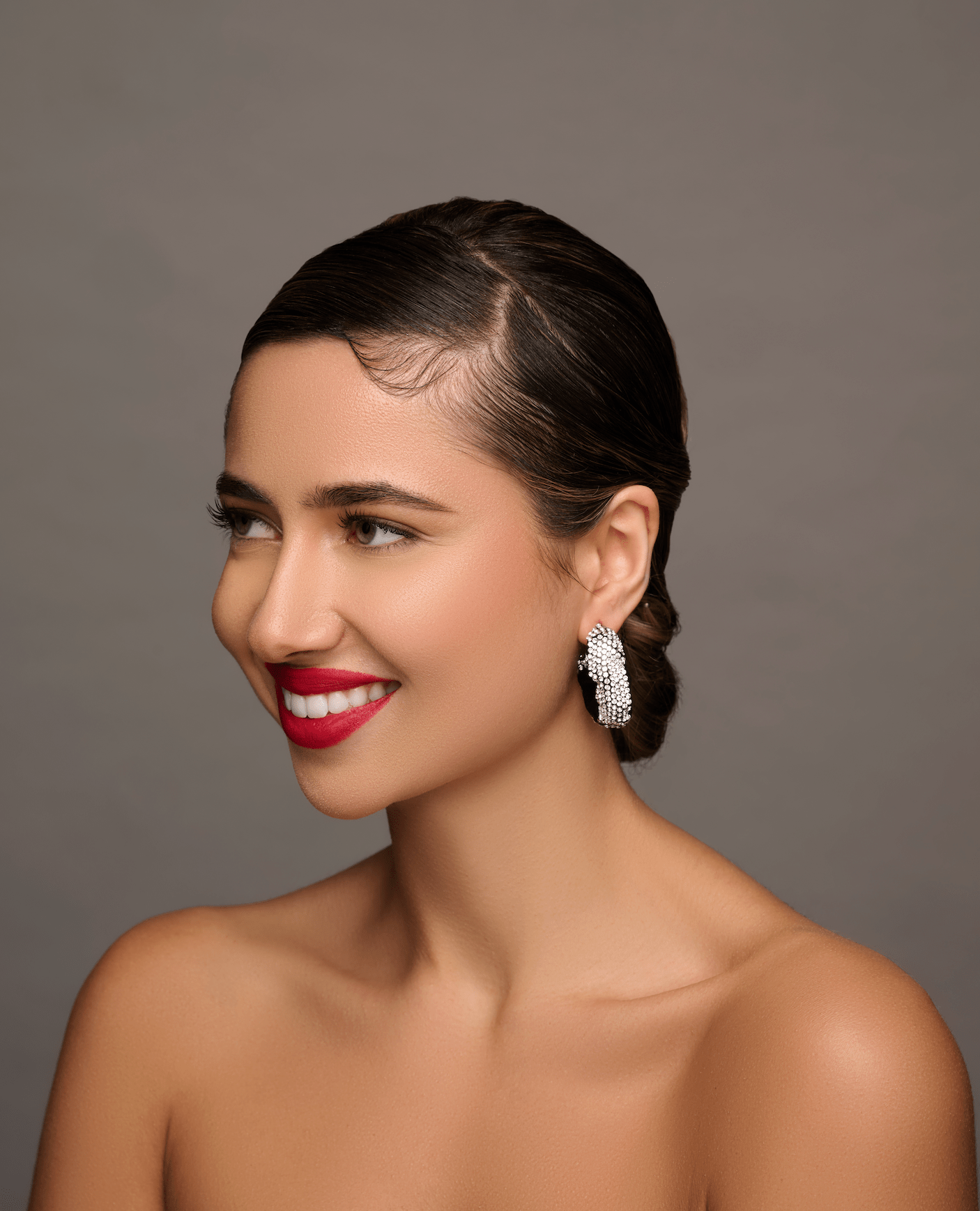 Gorgeous Crystal Rhinestones Lightweight Statement Stud Earrings - Fatisha Boutique