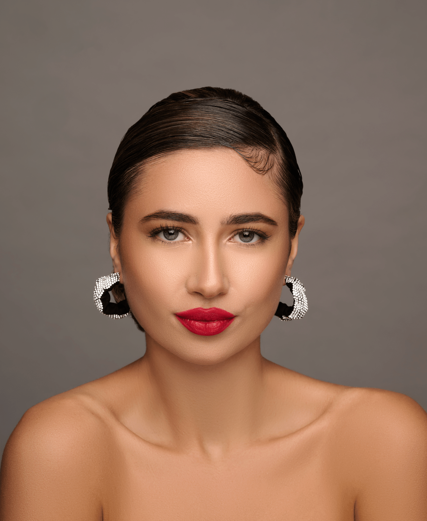Gorgeous Crystal Rhinestones Lightweight Statement Stud Earrings - Fatisha Boutique