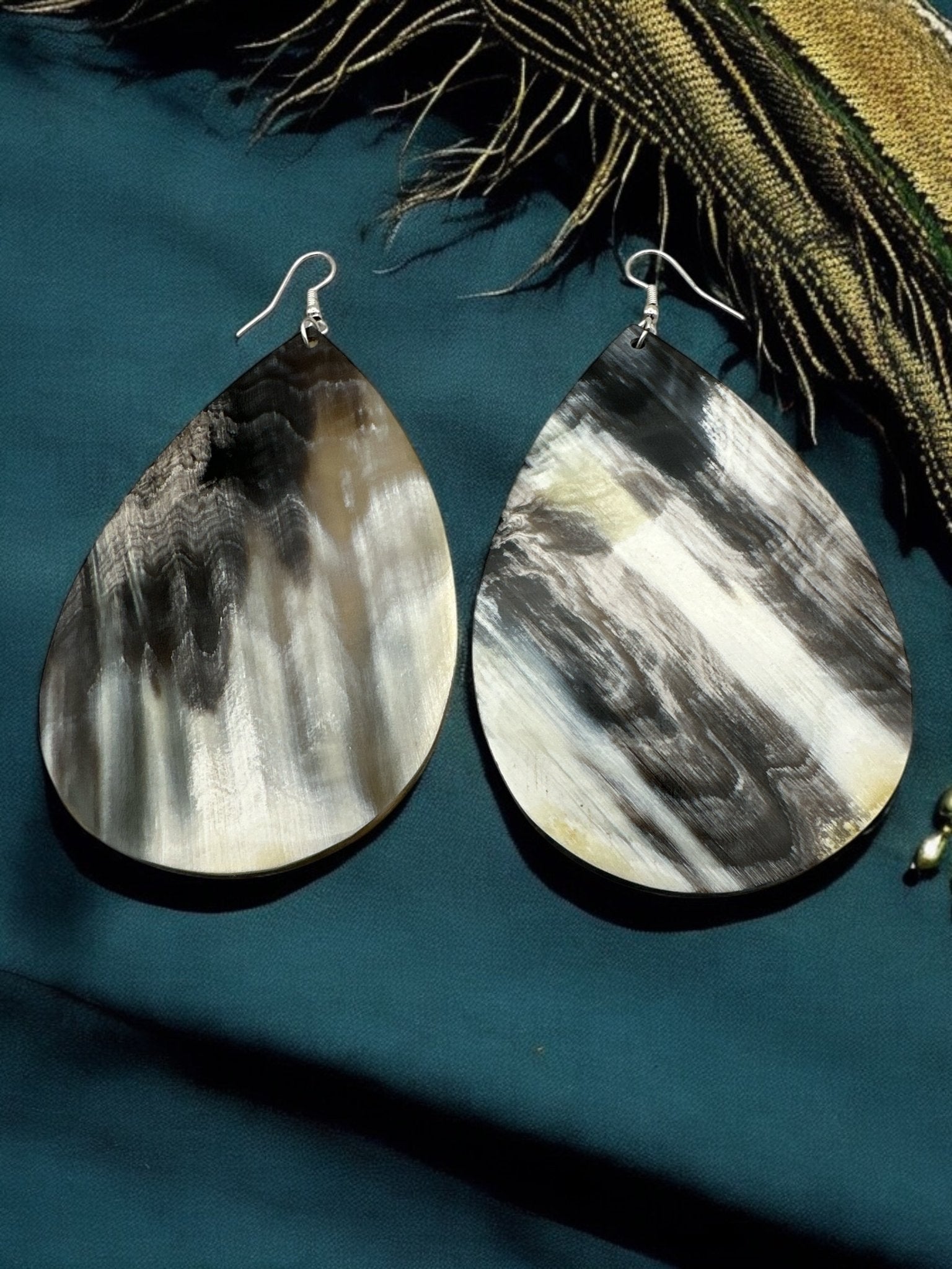Handmade Buffalo Horn Ethnic Dangle Earrings - Fatisha Boutique
