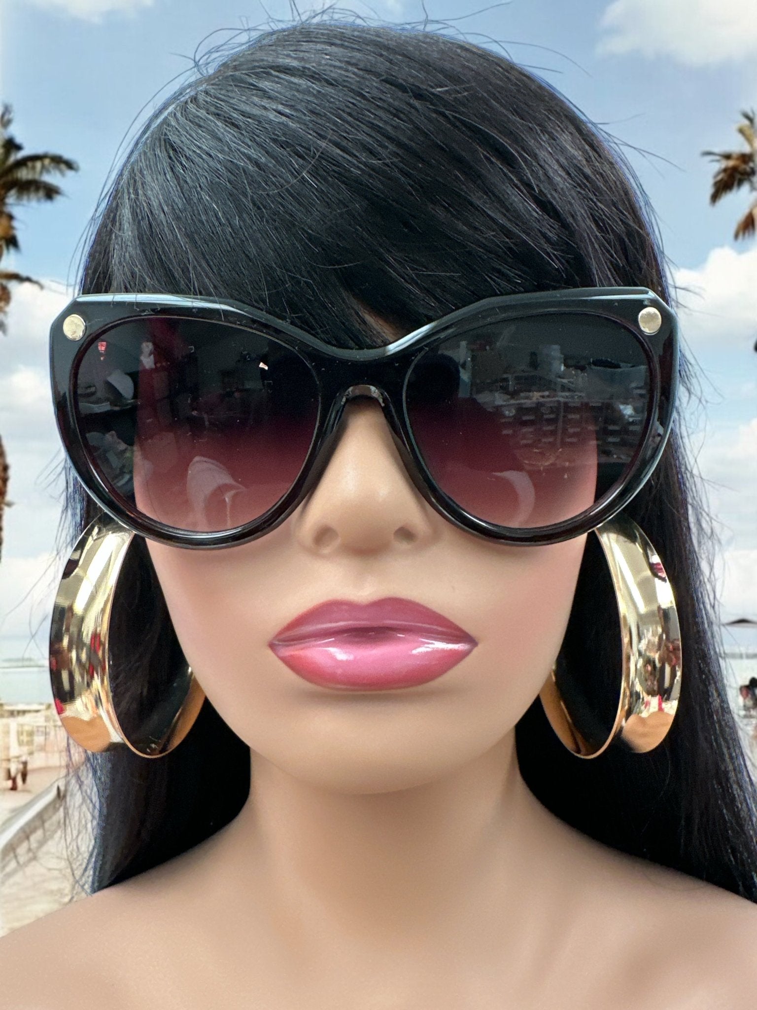 Trendy Oversized UV400 Sunglasses – Bold “V” Gold Accent - Fatisha Boutique
