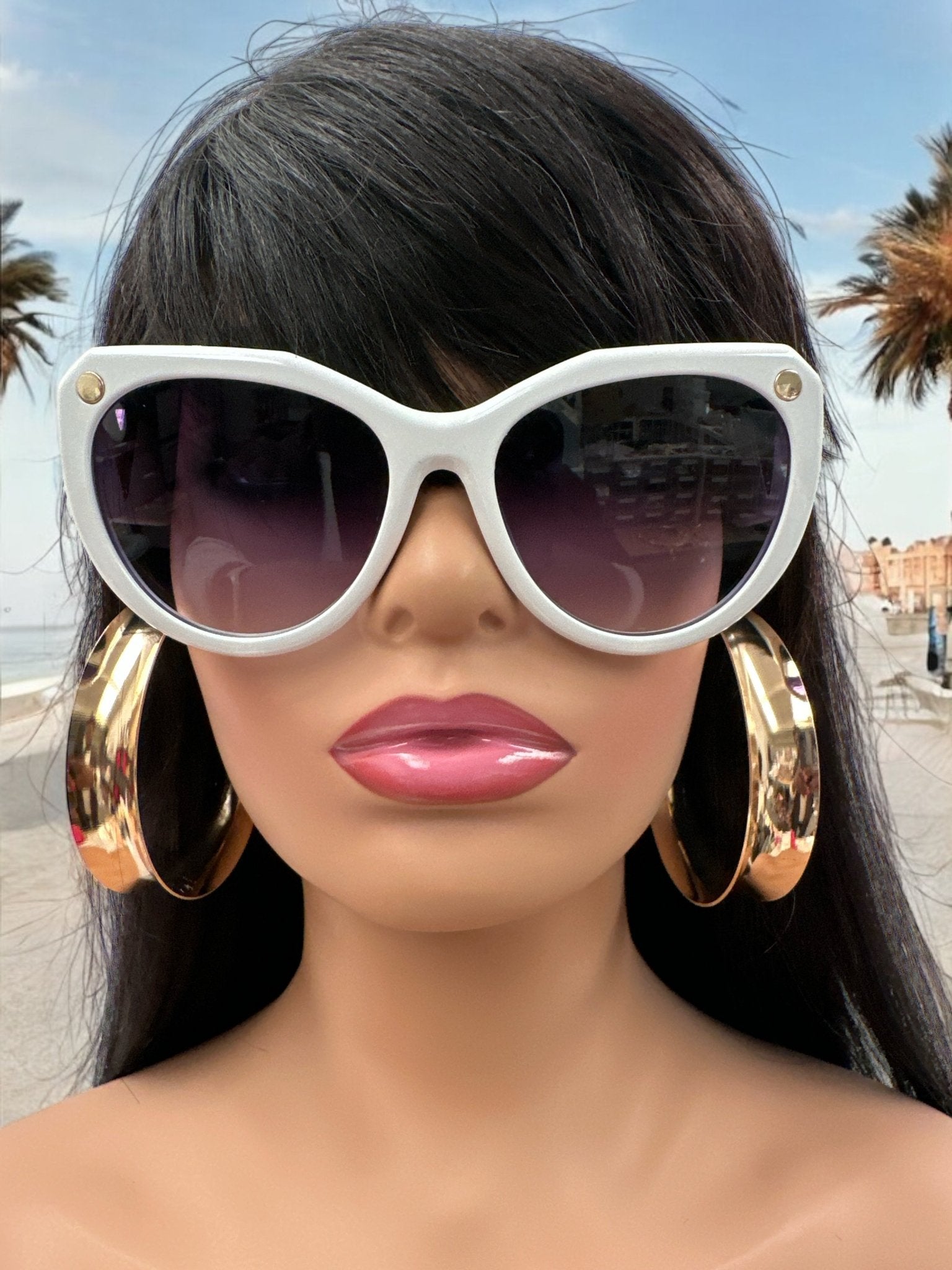 Trendy Oversized UV400 Sunglasses – Bold “V” Gold Accent - Fatisha Boutique
