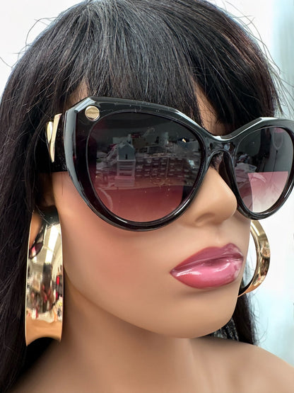 Trendy Oversized UV400 Sunglasses – Bold “V” Gold Accent - Fatisha Boutique