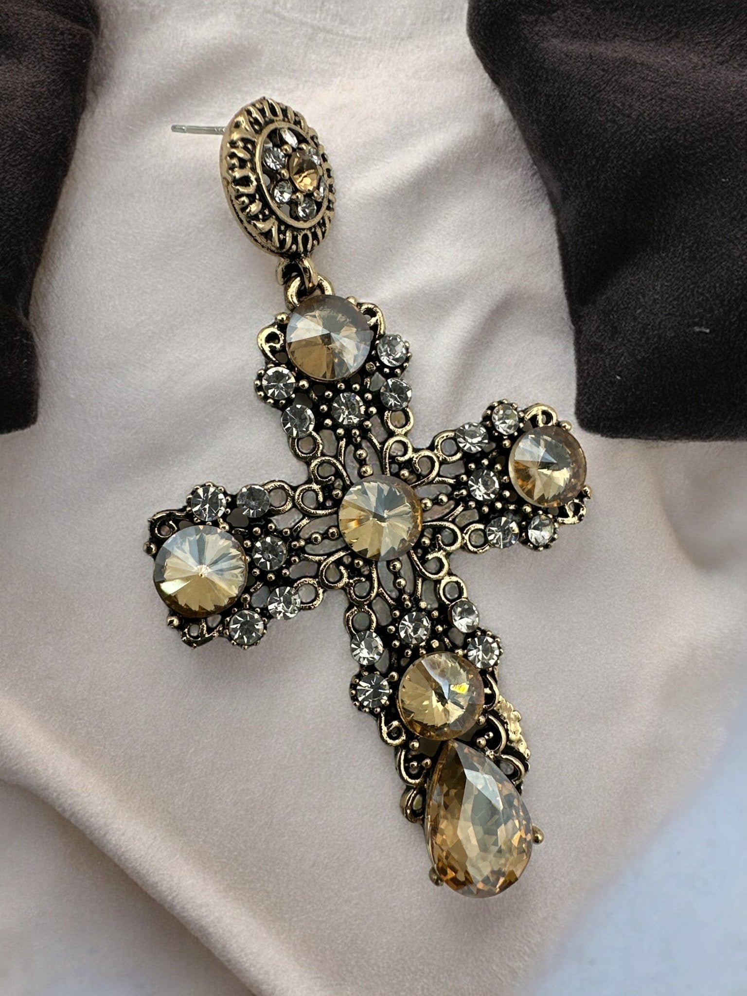 Vintage Baroque Cross Dangle Earrings – Elegant Gothic Statement Jewellery - Fatisha Boutique