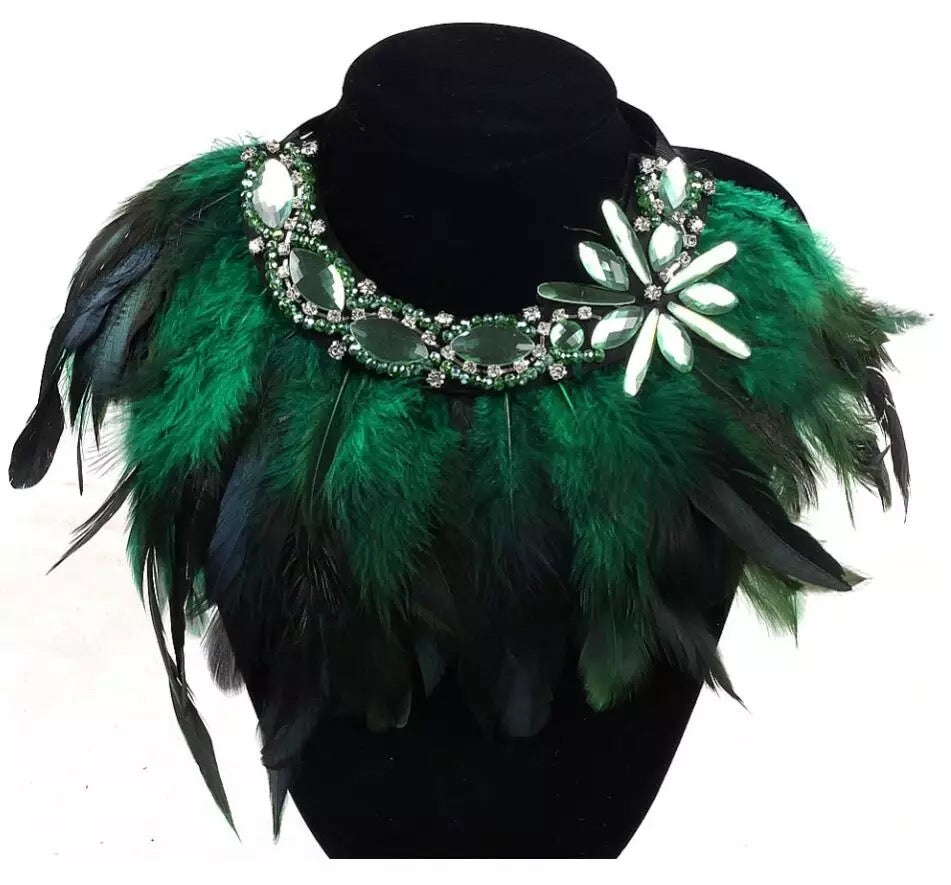Sparkling Crystal Rhinestone And Feathers Pendant Choker Necklace