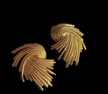 Elegant Irregular Twisted Gold Plated Alloy Stud Earrings
