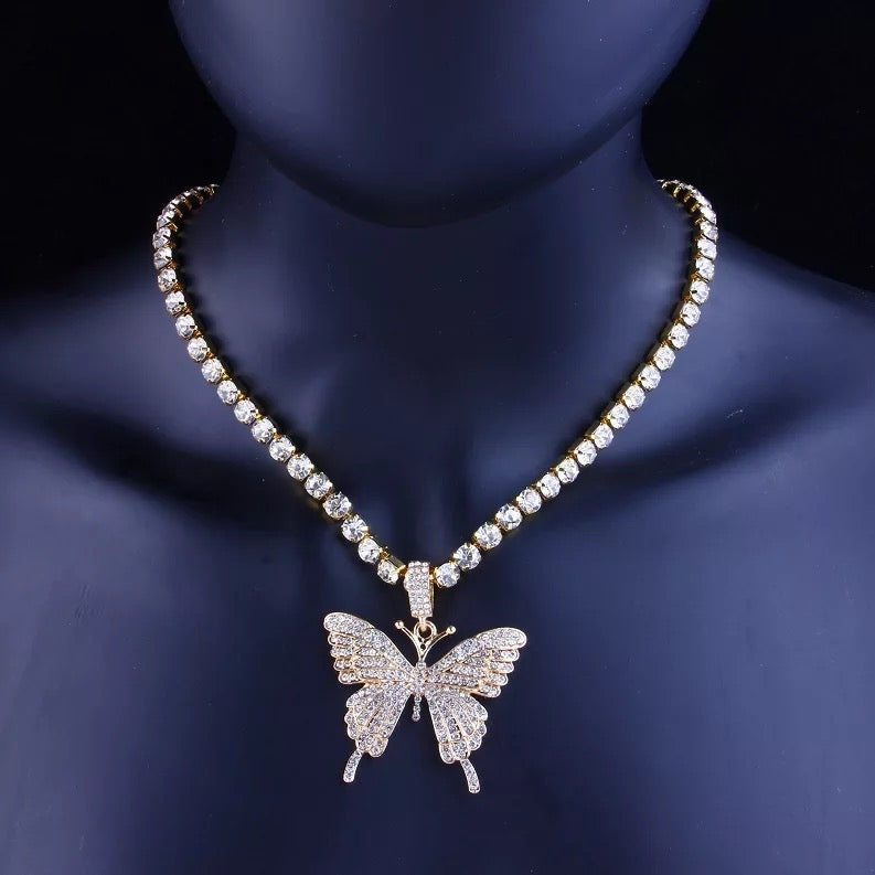 Gorgeous Rhinestone Butterfly Shaped Pendant Necklace