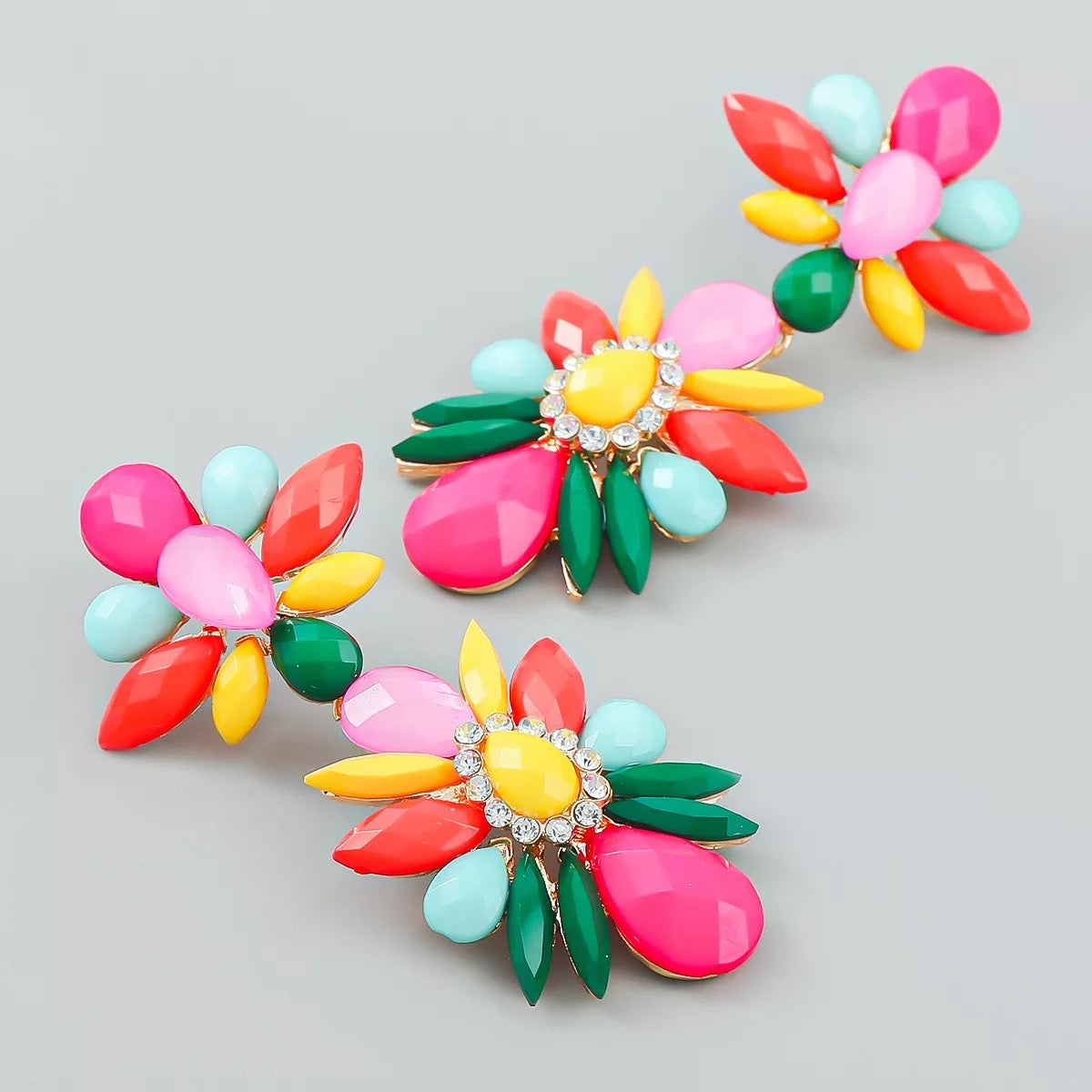 Multicolour Elegant Flower Design Stud Earrings