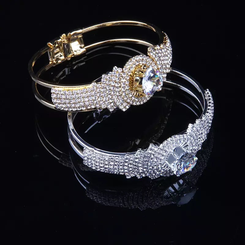 Elegant and Charming Rhinestone Pearl Stretch Bangle Bracelet